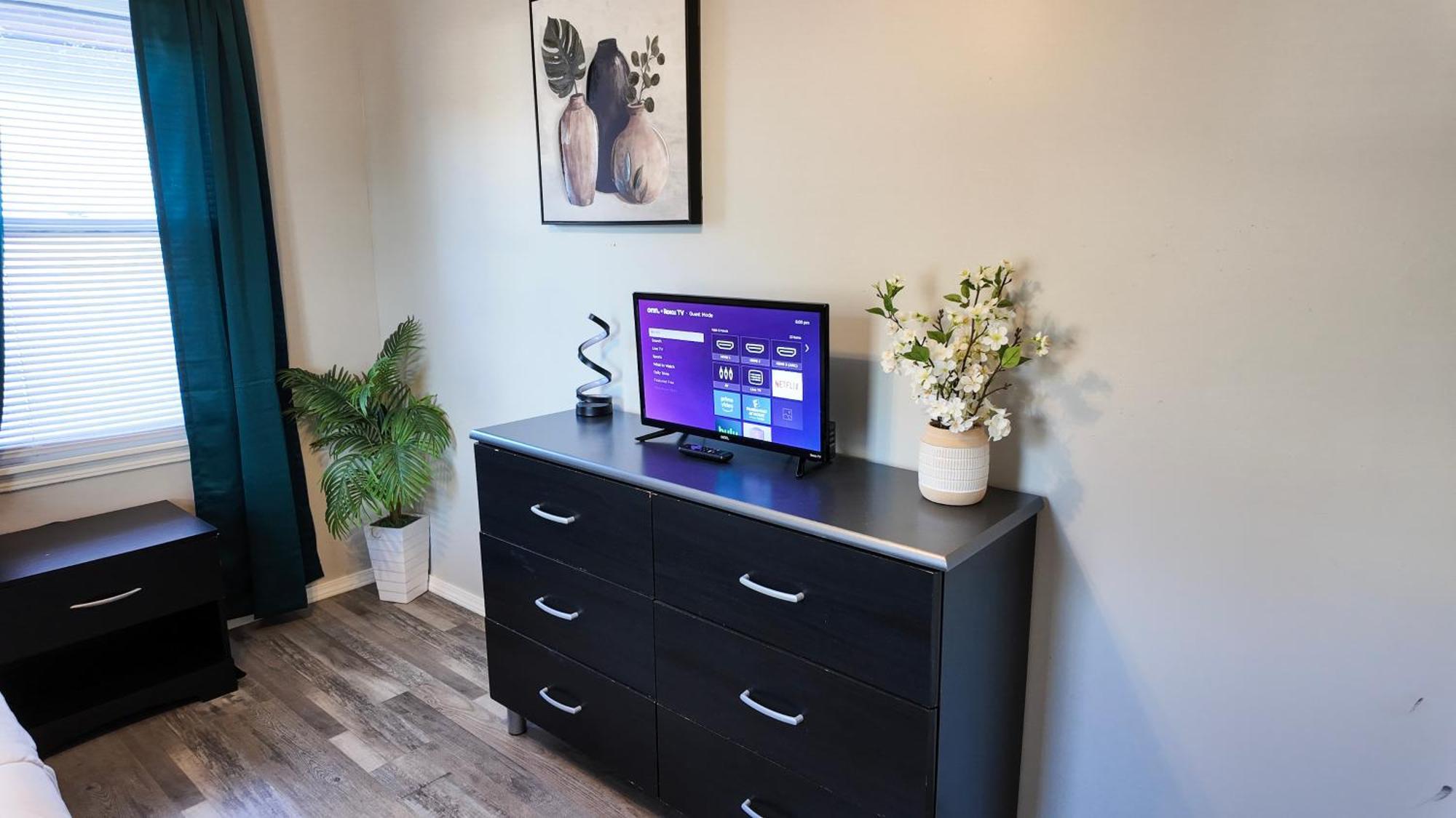 Modern Comforts/7minto Downtown