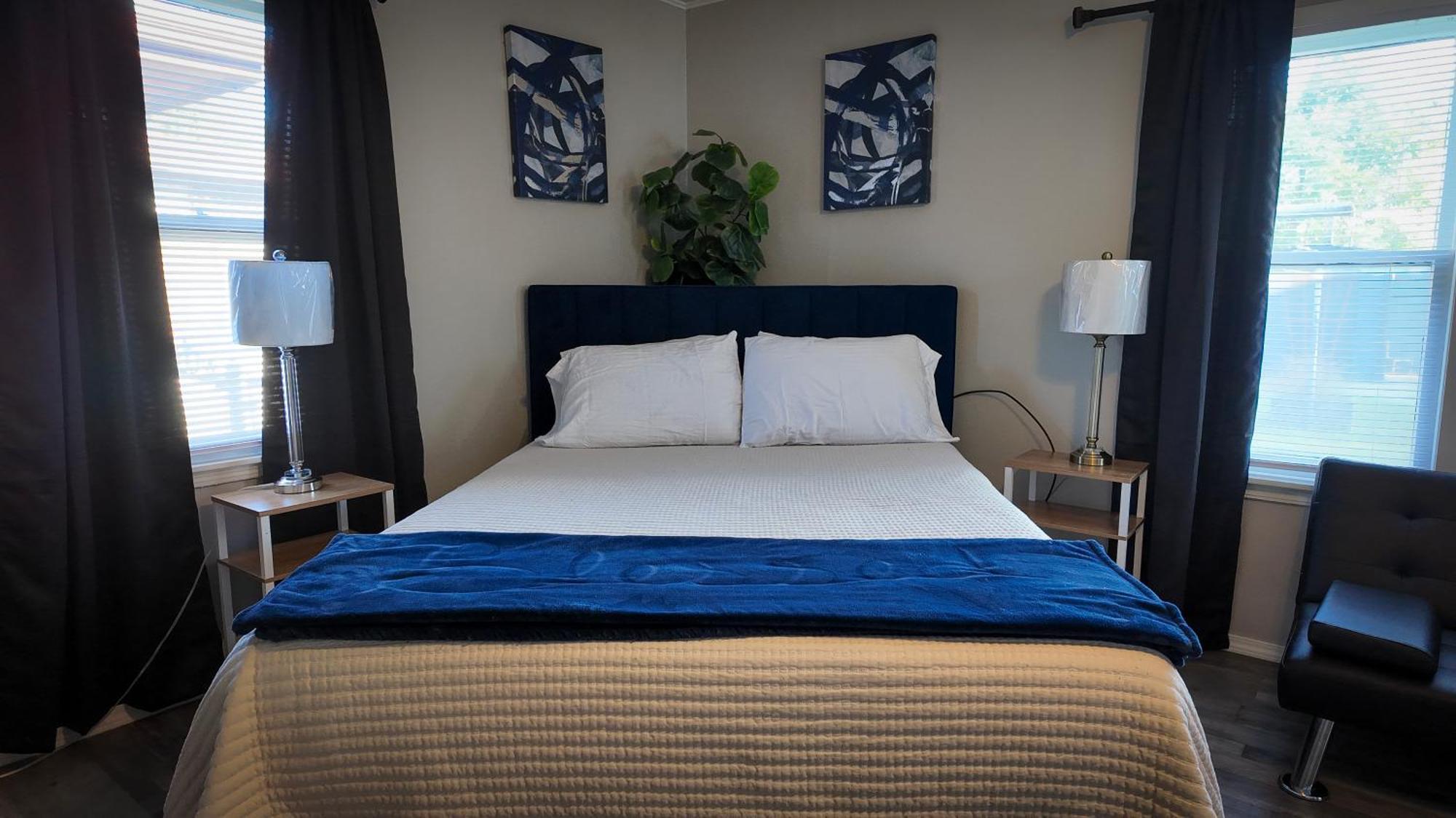 Modern Comforts/7minto Downtown *